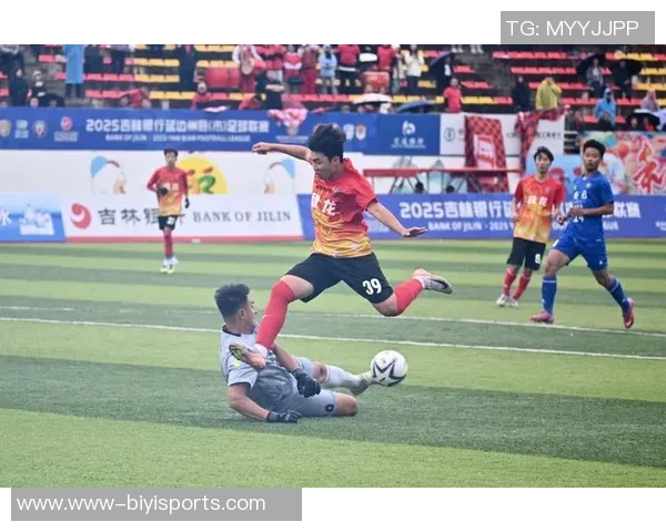 聚焦杭州足球队耐力提升与欧冠足球赛事的精彩对决