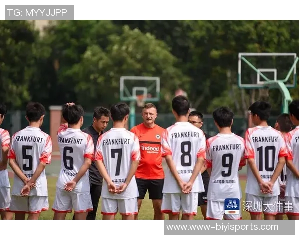 深圳足球队在最新实力排行榜中荣登第十名展现出强劲竞争力 深圳足球队在最新实力排行榜中荣登第十名展现出强劲竞争力